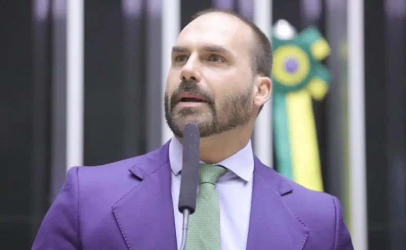 Bolsonaro reage com irritação a plano de Eduardo para o Senado em SP