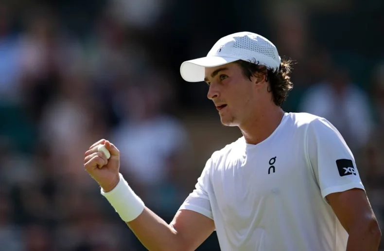 João Fonseca vence em Wimbledon e bate marca de 14 anos