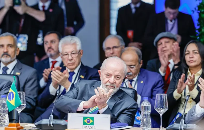 Lula vai à Argentina para assumir a presidência do Mercosul