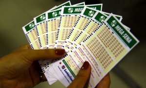 Mega-Sena acumula, mas catarinense leva quase 120 mil na quina