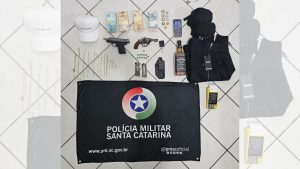 Suspeito de participar de assalto em Imbituba é preso em São José