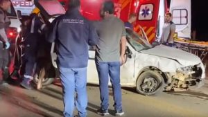 Veículo cai de ribanceira e quatro ficam feridos na SC-410