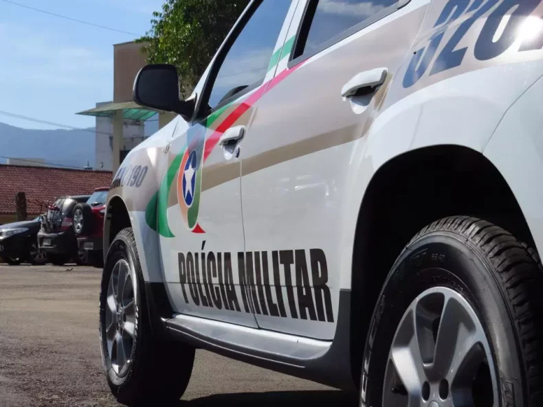 Mulher é morta durante “brincadeira” com arma em SC