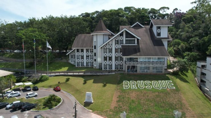Brusque realizará leilão de 11 imóveis públicos; saiba como participar