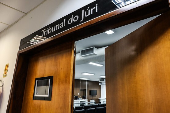 Médica que atirou no ex-marido enfrenta júri popular