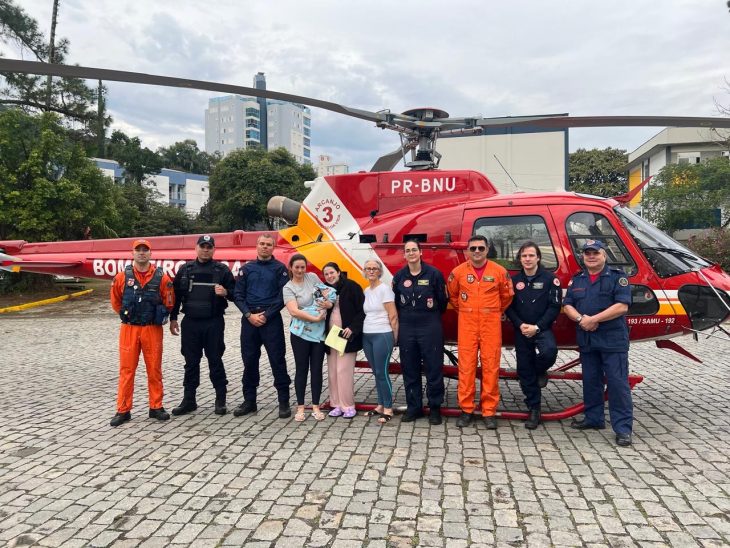 Bebê de três dias engasgado é salvo por equipes de emergência