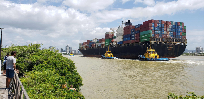 Porto de Itajaí busca alternativas ao tarifaço dos EUA