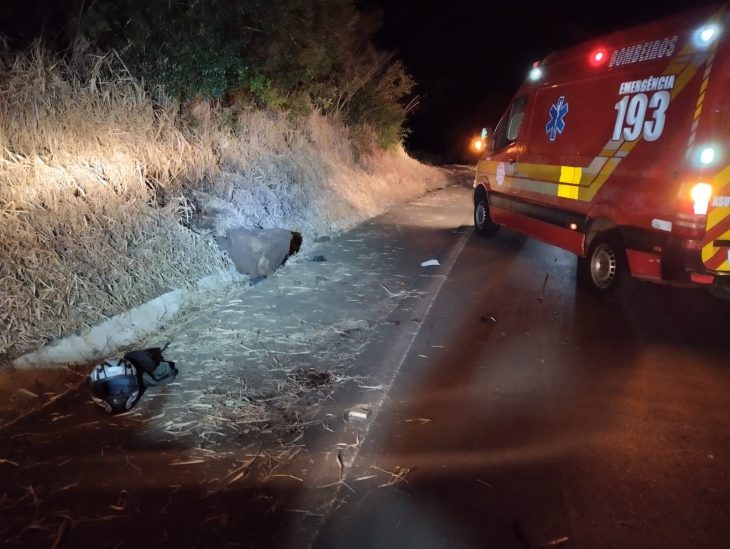 Jovem morre após colidir moto contra barranco na SC-451