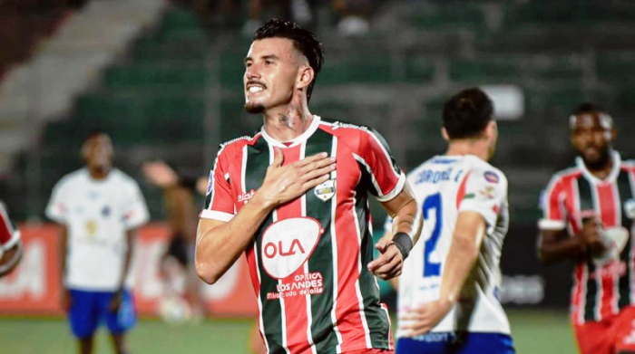 Com gols decisivos, atacante manezinho se destaca no Equador