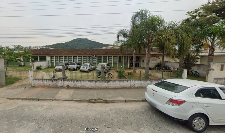 Adolescentes passam mal após consumir bolo em escola de SC