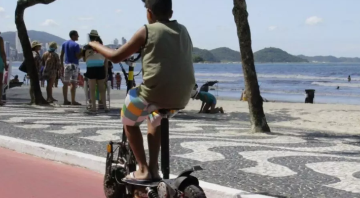 Balneário Camboriú endurece fiscalização sobre uso de patinetes elétricos por menores de 16 anos
