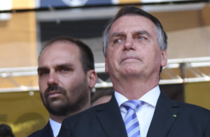 Polícia Federal indicia Bolsonaro e Eduardo por atuação nos EUA