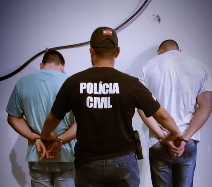 Filho é condenado a mais de 40 anos de prisão por matar o próprio pai