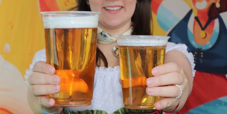 Oktoberfest Blumenau terá copos de 700 ml e combos de chope