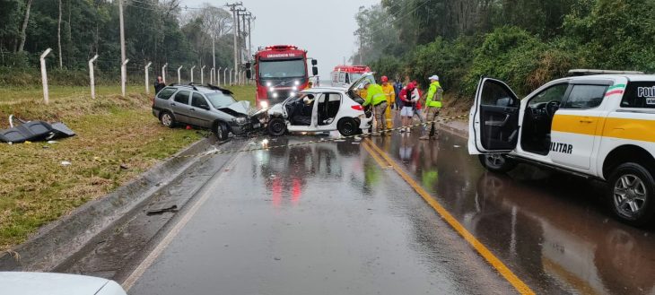 Colisão frontal deixa 10 feridos em rodovia catarinense