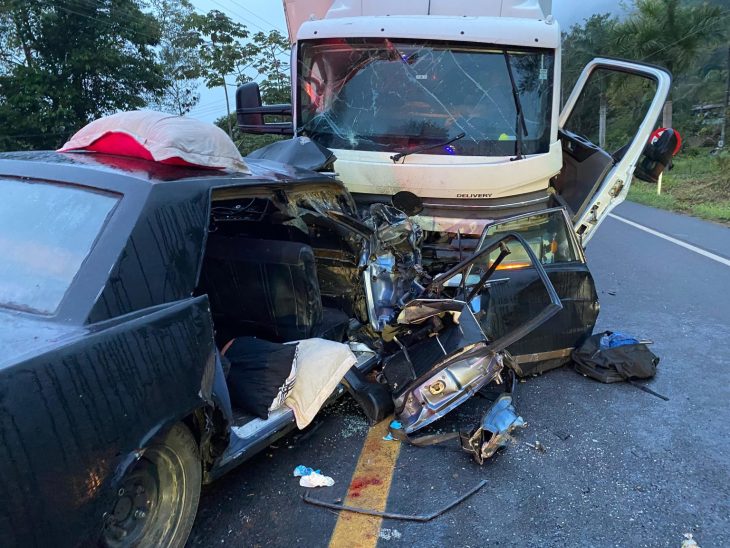 Caminhoneiro que matou família na BR-470 é denunciado pelo MP