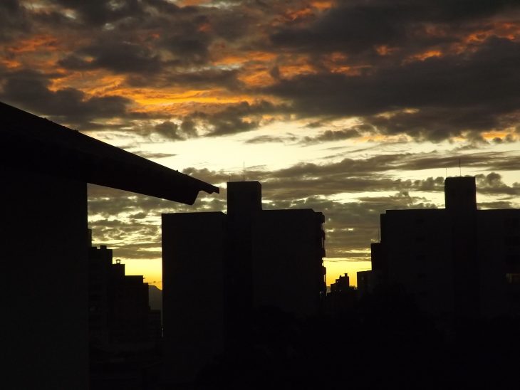 Temperaturas baixam e fim de semana promete ser congelante em Santa Catarina