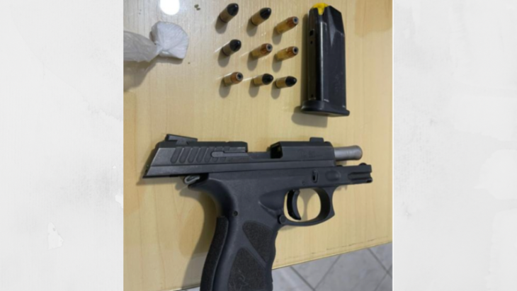 Uso de celular no trânsito acaba com motorista preso