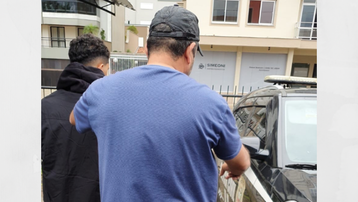 Foragido por atirar em homem é capturado no Vale do Itajaí