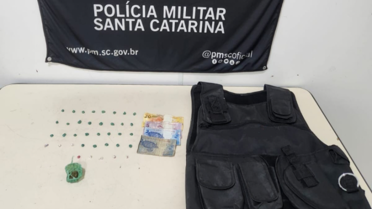 Adolescente é apreendido após tentar fugir e confessa tráfico