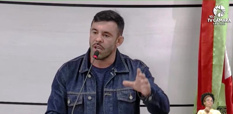 Justiça mantém mandato de vereador que se declarou branco em 2020 e pardo em 2024