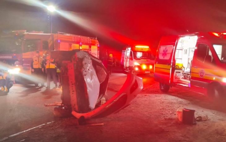 Motorista morre em capotamento na BR-470; vítima não foi identificada