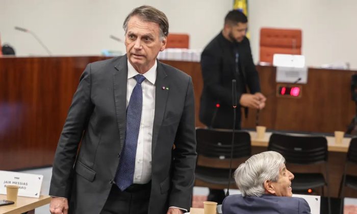 Defesa de Jair Bolsonaro recorre contra prisão domiciliar 