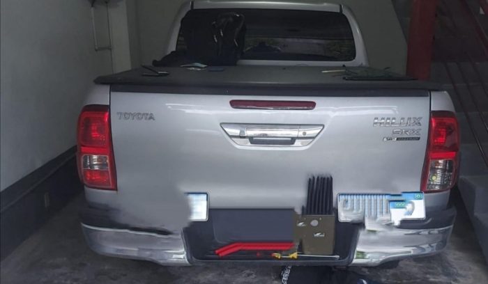 Dois são presos em motel após furto de caminhonete em São José