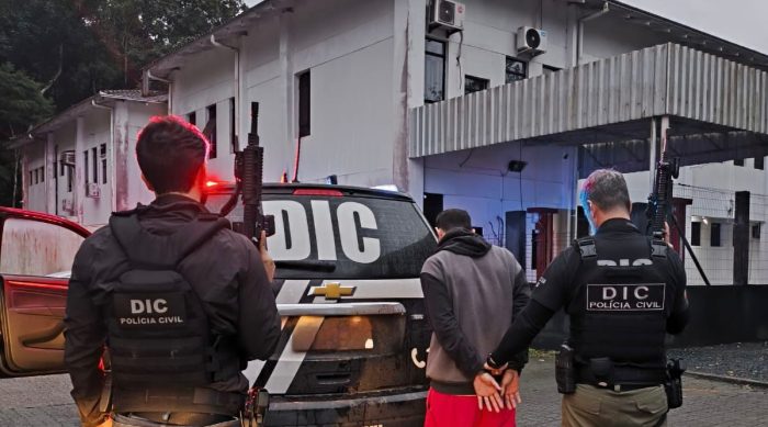 Polícia prende grupo especializado em furto de caminhonetes e venda no Paraguai