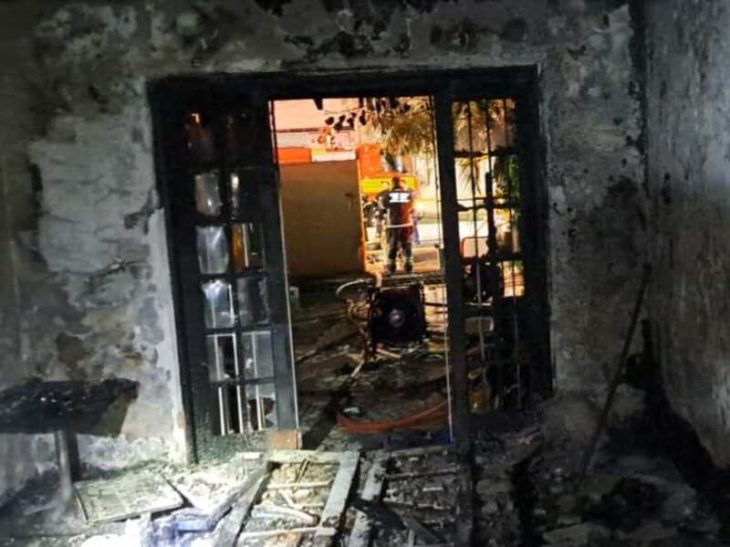 Homem sofre queimaduras após incêndio destruir casa