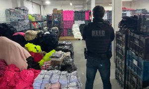 Vídeo: polícia fecha fábrica com mais de R$ 20 milhões em roupas falsificadas