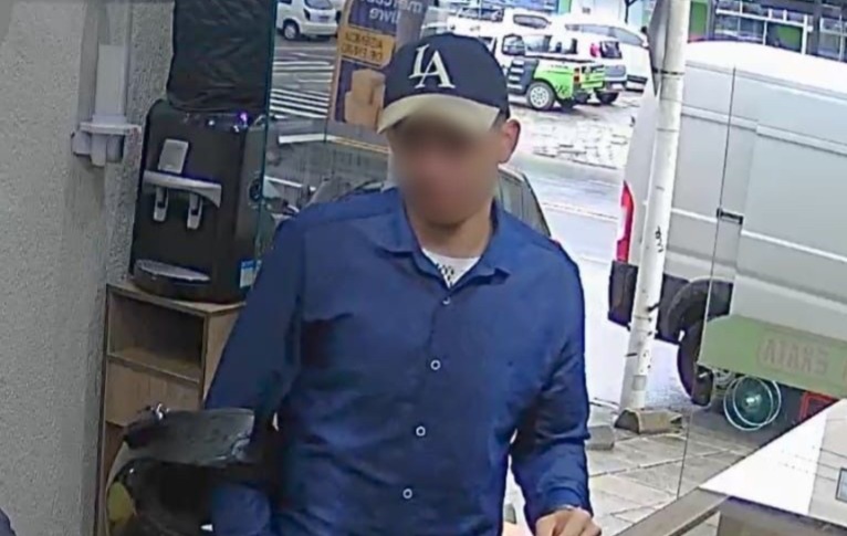 Dupla assalta relojoaria com armas e rostos à mostra em São José