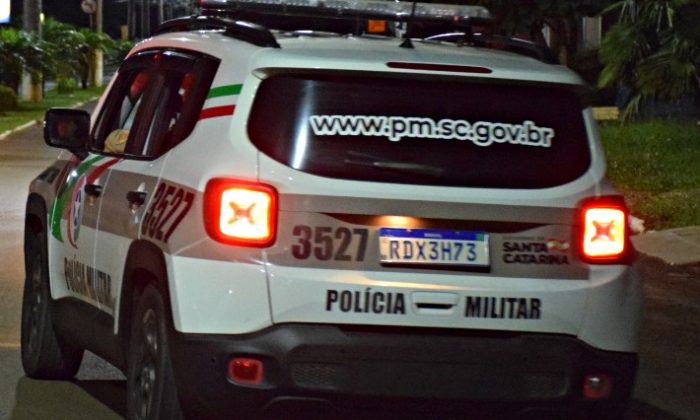 Foragido é preso após confusão e mordida em policial