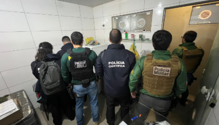 Operação investiga suspeito que aliciava mães para produzir pornografia infantil em SC