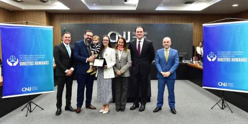 Juíza catarinense é premiada em concurso nacional sobre Direitos Humanos