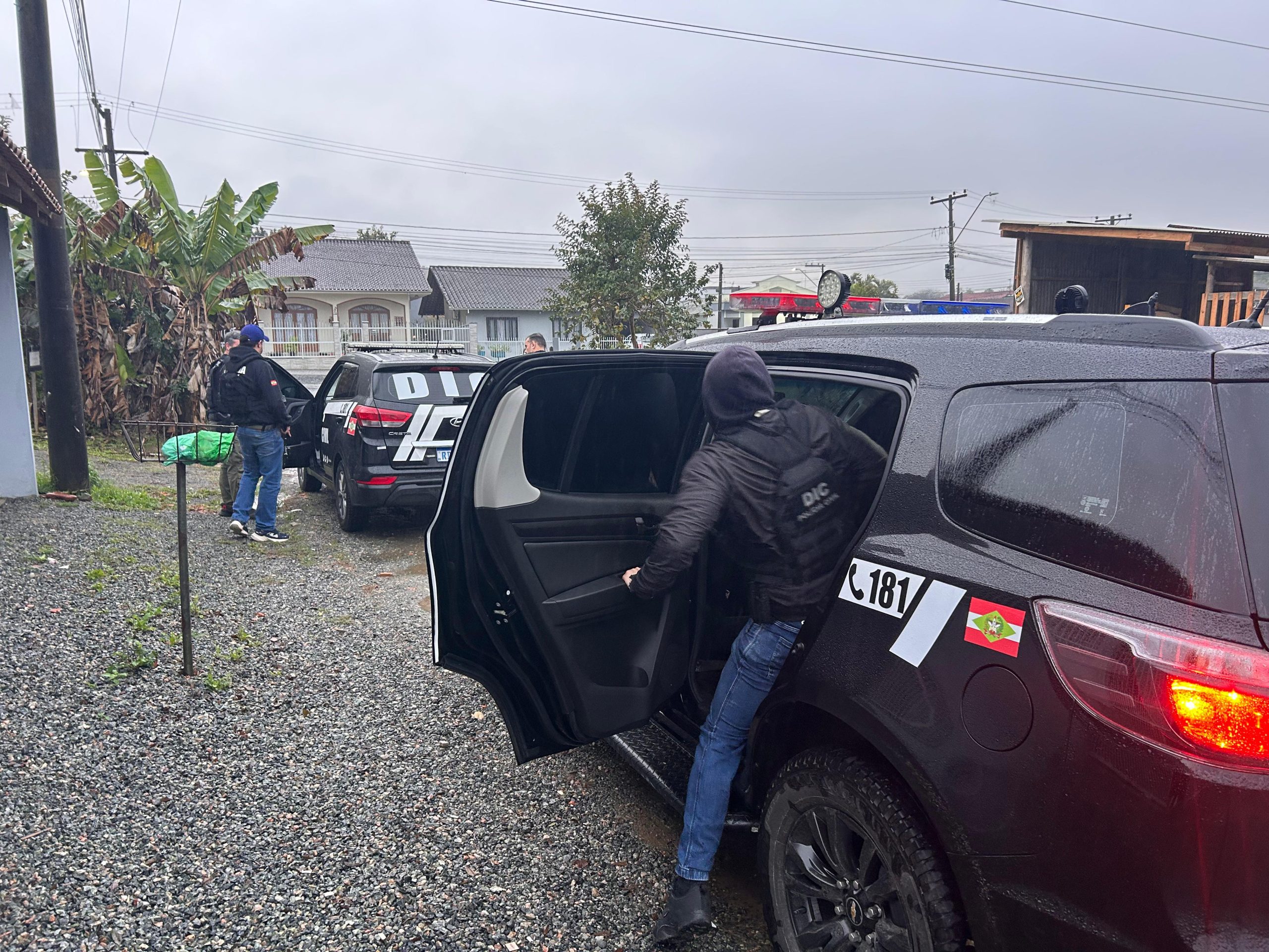 Operação prende trio por furto de R$ 300 mil em agência