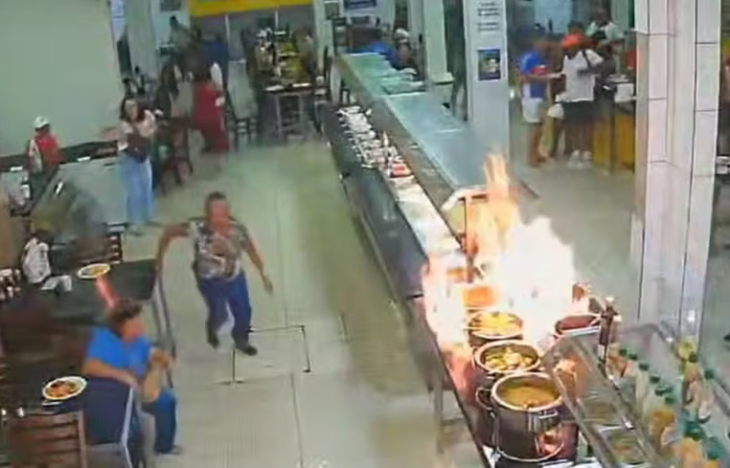 Explosão em churrascaria deixa sete feridos e câmeras registram tudo