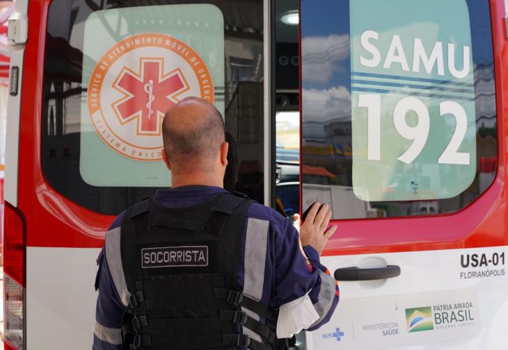 Homem sofre queda de 10 metros em galpão