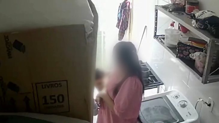 Vídeo: criança sofre queimaduras ao puxar fogão em creche