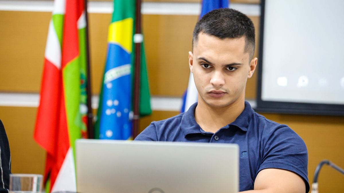 Vereador é punido pelo União Brasil após fala contra migrantes