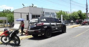 Ataque a tiros em escola mata dois adolescentes e fere outros três