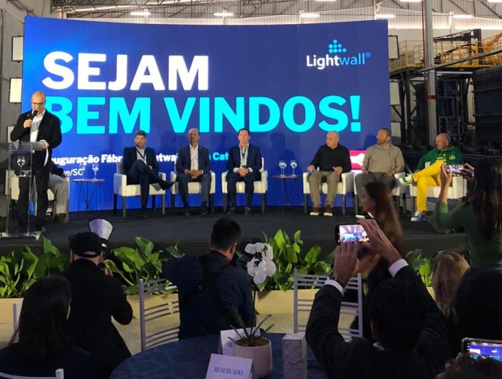 Lightwall Brasil inaugura unidade em Brusque e projeta geração de empregos