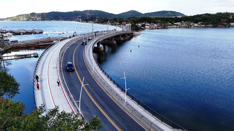 Nova ponte da Lagoa da Conceição libera trânsito parea pedestres e ciclovia