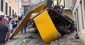 Acidente com bondinho deixa 15 mortos e 20 feridos em Portugal