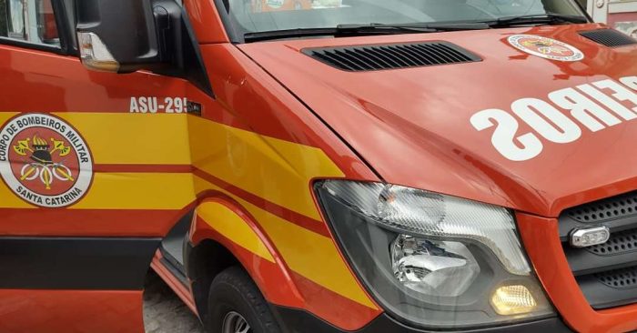 Batida contra poste termina com morte de motociclista