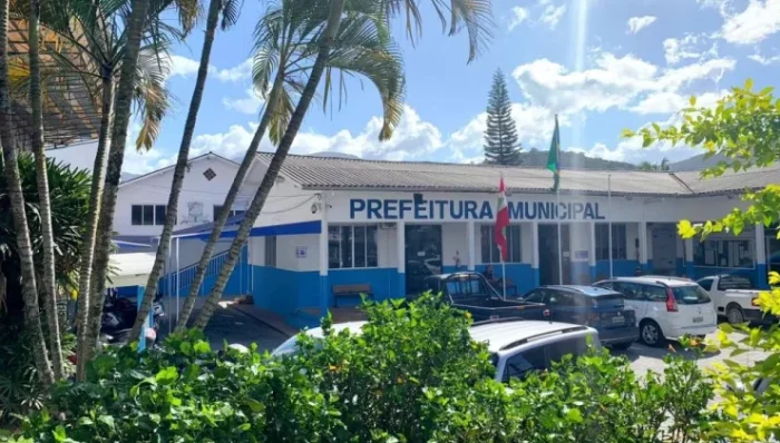 Prefeitura contrata servidores com salários de até R$ 18,2 mil