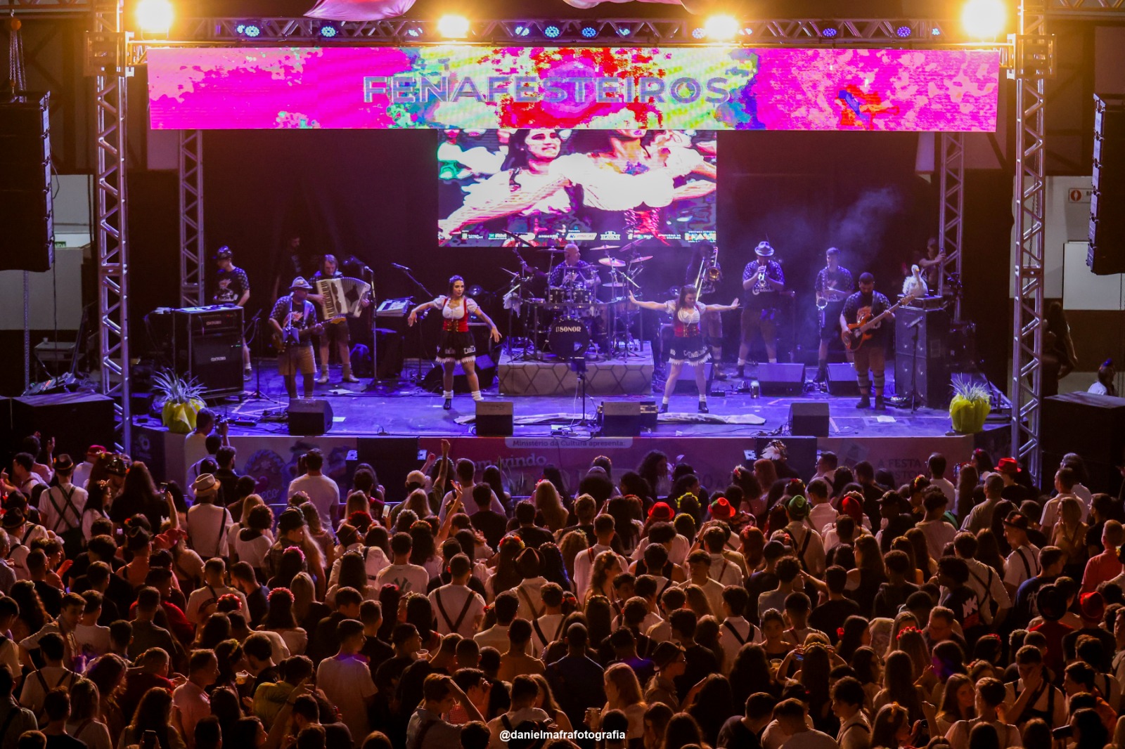 Desfile da Fenarreco é adiado, mas festa começa nesta quinta