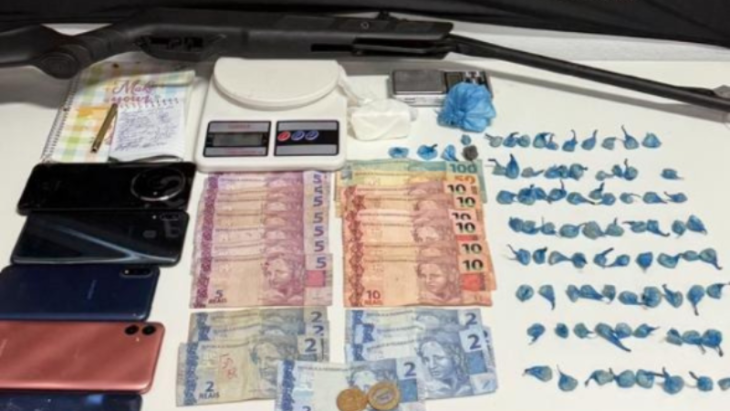 Quatro homens são presos com crack e cocaína após denúncias