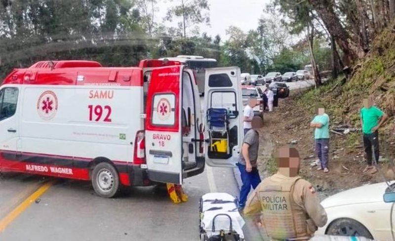 Km 11 da BR-282 tem novo acidente grave um dia após morte de caminhoneiro