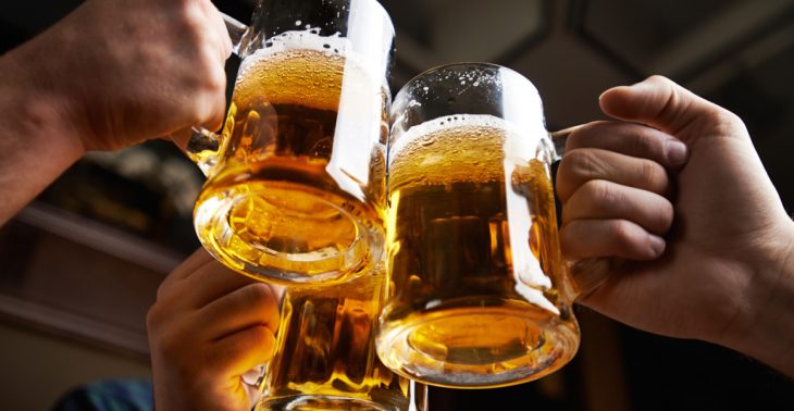 Massa FM promove brincadeira antes do desfile da Oktoberfest Blumenau